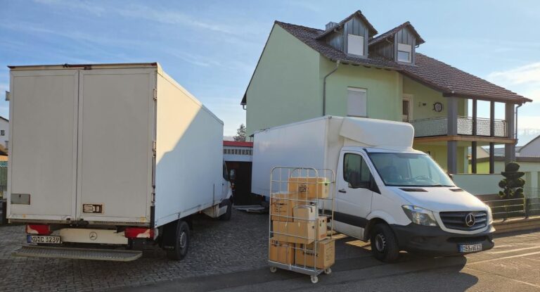 Umzugsfahrzeuge von Umzugflex24 fuer entruempelungen und Umzüge