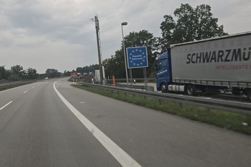 Einreise nach Österreich am Grenzübergang Suben während eines Umzugs nach Österreich